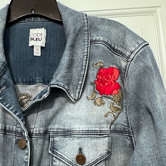 Code Bleu - Women’s Denim Embroidered Floral Jacket, Size 2X - Picture 3 of 7